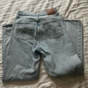 Levi's straight leg jean
